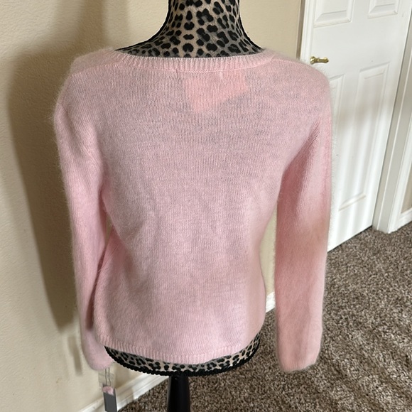Women’s pink sweater, brand new with tags, 70% Angora rabbit hair/30% Nylon - Picture 3 of 5